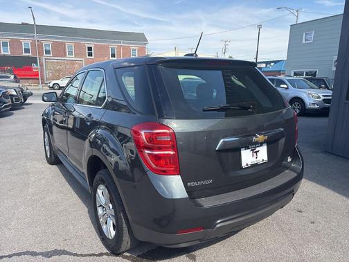 Nightfall Gray Metallic 2017 Chevrolet Equinox LS
