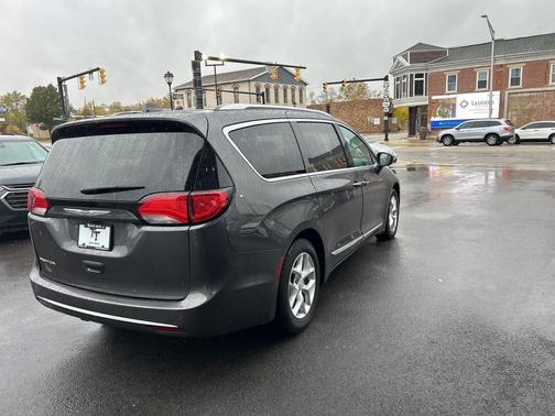 2018 Chrysler Pacifica Touring-L Plus