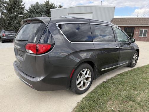 2018 Chrysler Pacifica Touring-L Plus