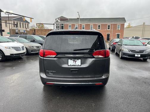 2018 Chrysler Pacifica Touring-L Plus