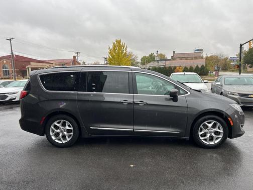 2018 Chrysler Pacifica Touring-L Plus
