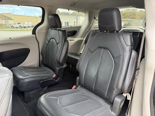 2018 Chrysler Pacifica Touring-L Plus