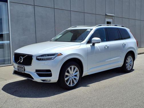 Crystal White Pearl 2016 Volvo XC90 T6 Momentum