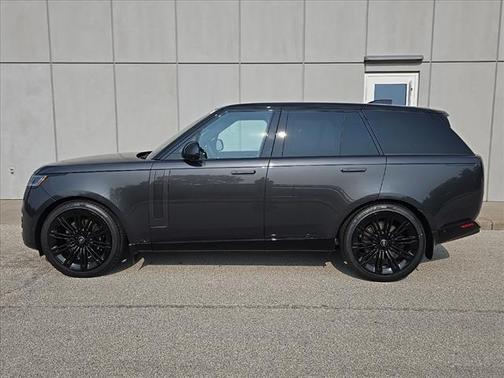 2025 Land Rover Range Rover P530 SE