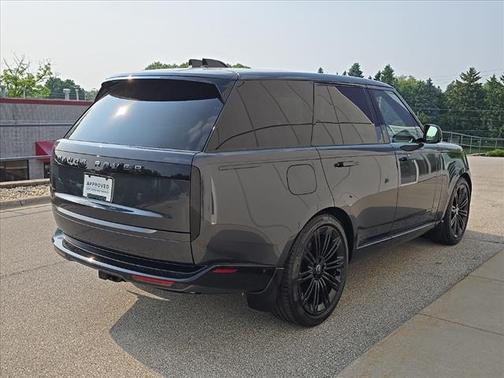 2025 Land Rover Range Rover P530 SE