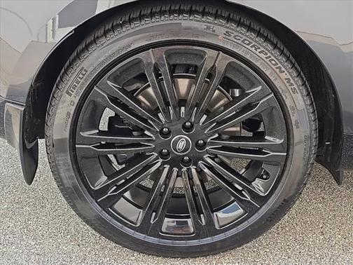 2025 Land Rover Range Rover P530 SE