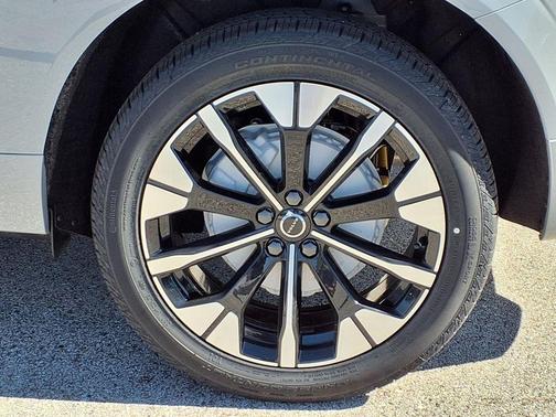 Vapour Grey Metallic 2026 Volvo XC60 B5 Plus