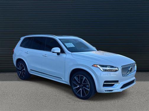 2024 Volvo XC90 B6 Plus Bright Theme 7-Seater