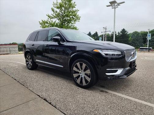 2024 Volvo XC90 B6 Plus Bright Theme 6-Seater