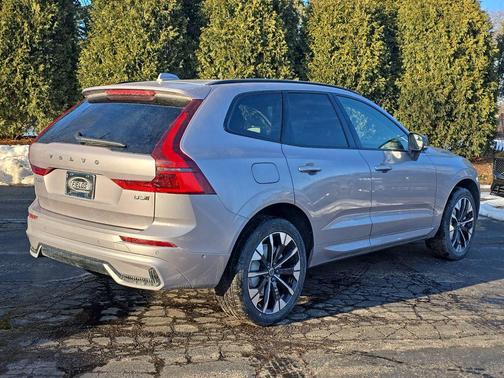 Aurora Silver 2026 Volvo XC60 B5 Plus