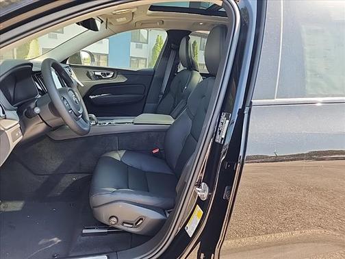 2025 Volvo XC60 Plug-In Hybrid T8 Core