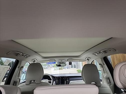 2025 Volvo XC60 B5 Core