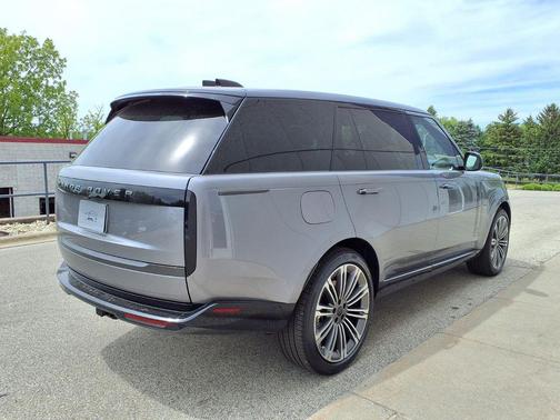 Eiger 2026 Land Rover Range Rover P530 SE 7 Seat