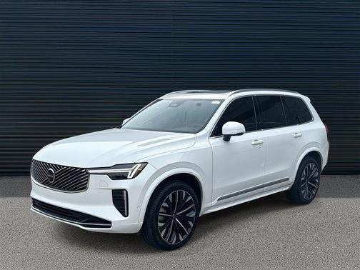 2025 Volvo XC90 B6 Plus 7-Seater
