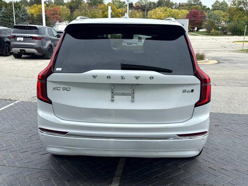 2025 Volvo XC90 B6 Plus 7-Seater