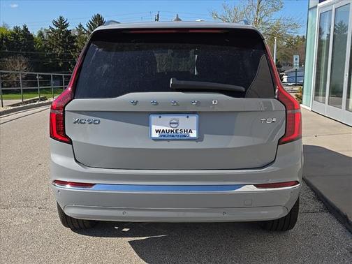 2025 Volvo XC90 Plug-In Hybrid T8 Plus 7-Seater