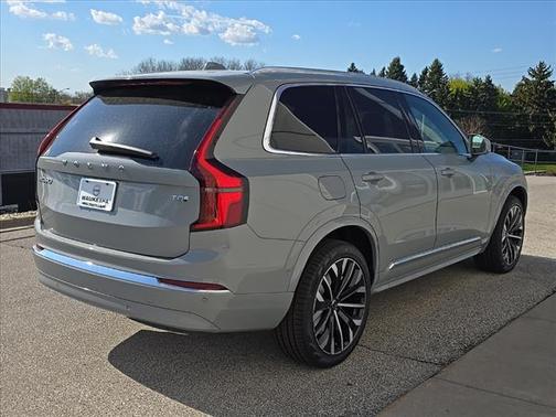 2025 Volvo XC90 Plug-In Hybrid T8 Plus 7-Seater