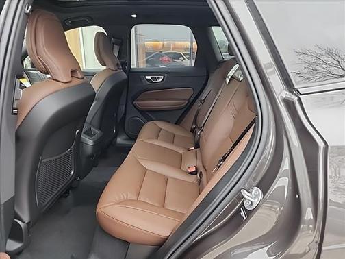 2025 Volvo XC60 Plus