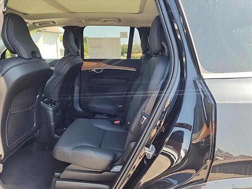 2024 Volvo XC90 Recharge Plug-In Hybrid T8 Plus 6-Seater