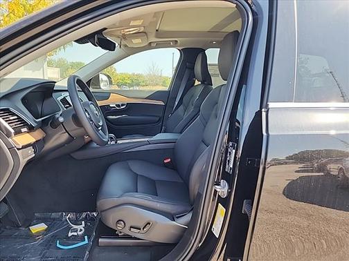 2024 Volvo XC90 Recharge Plug-In Hybrid T8 Plus 6-Seater