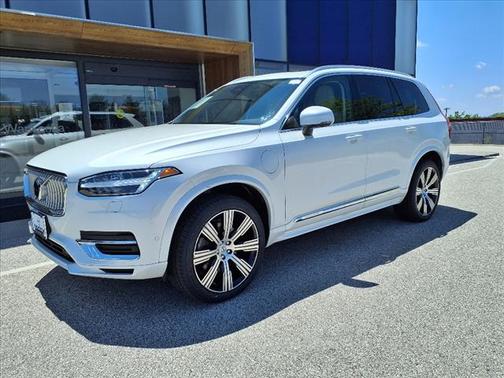 2023 Volvo XC90 Recharge Plug-In Hybrid T8 Plus Bright Theme 7-Seater