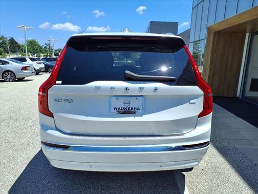 2023 Volvo XC90 Recharge Plug-In Hybrid T8 Plus Bright Theme 7-Seater