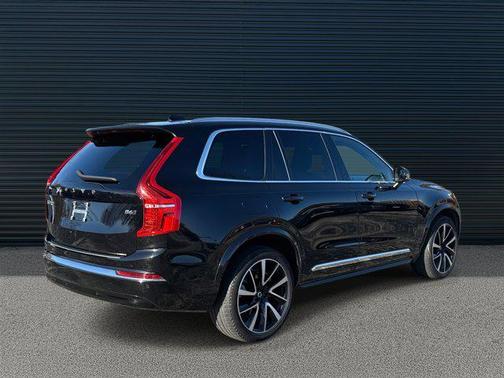 2023 Volvo XC90 B6 Plus 7-Seater
