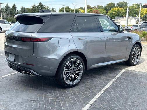2025 Land Rover Range Rover Sport SE