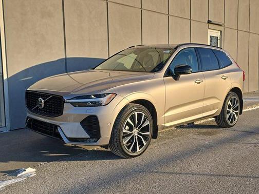 2025 Volvo XC60 B5 Plus