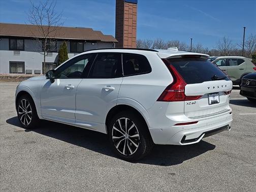 2025 Volvo XC60 Plus