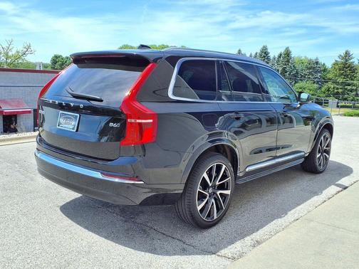 Onyx Black Metallic 2023 Volvo XC90 B6 Plus 7-Seater
