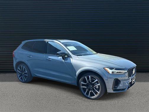 2024 Volvo XC60 Recharge Plug-In Hybrid T8 Ultimate Dark Theme