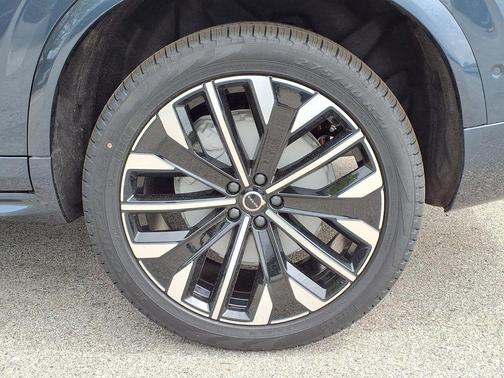 Denim Blue Metallic 2026 Volvo XC90 Plus, B5 AWD Gas (mild hybrid), Gasoline, Bright, 7 Seats