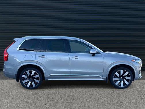 2024 Volvo XC90 Recharge Plug-In Hybrid T8 Plus 6-Seater