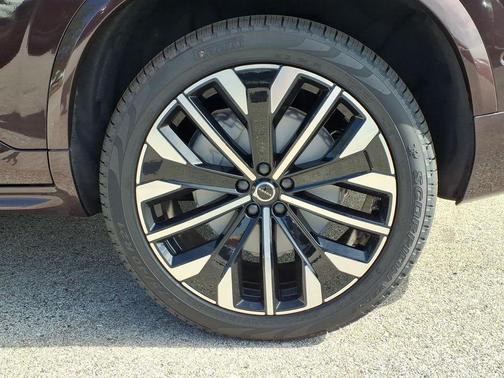 Mulberry Red Metallic 2026 Volvo XC90 Plug-In Hybrid Plus, T8 AWD, Electric/Gasoline, Bright, 7 Seats