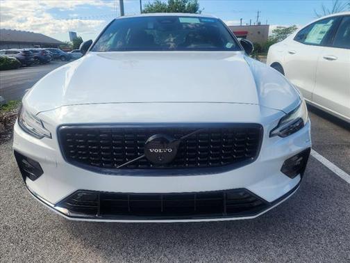 2024 Volvo S60 B5 Plus Black Edition