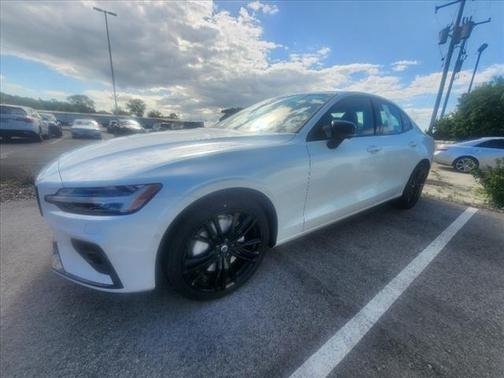 2024 Volvo S60 B5 Plus Black Edition