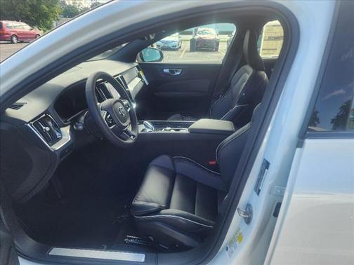 2024 Volvo S60 B5 Plus Black Edition