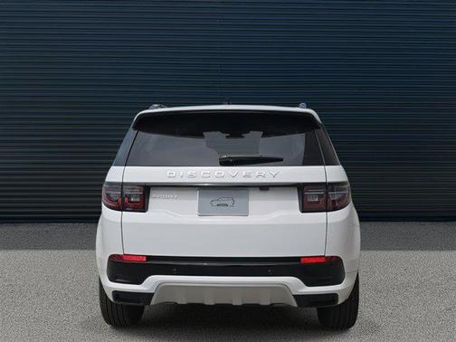 Fuji White 2025 Land Rover Discovery Sport S