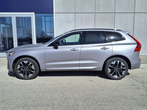 Aurora Silver 2026 Volvo XC60 B5 Plus
