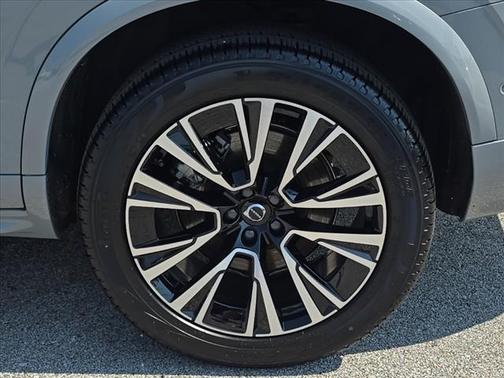 2025 Volvo XC90 Plug-In Hybrid T8 Plus 7-Seater