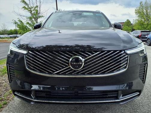 2025 Volvo XC90 Plug-In Hybrid T8 Plus 7-Seater