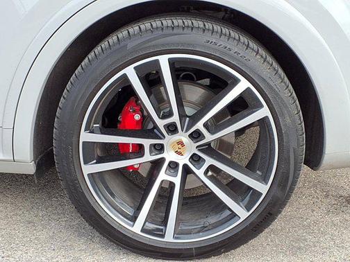 2024 Porsche Cayenne S