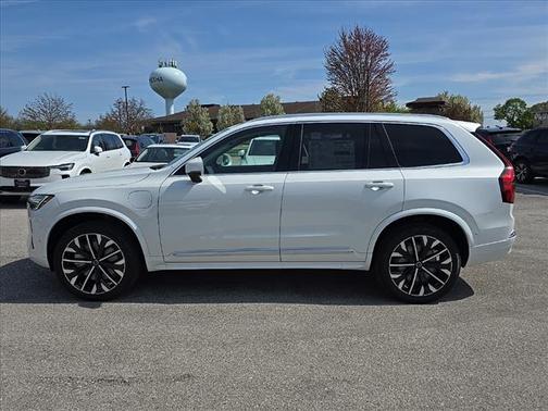 2025 Volvo XC90 Plug-In Hybrid T8 Plus 7-Seater