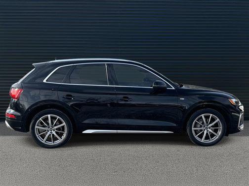 2021 Audi Q5 Premium Plus 55 TFSI e quattro S tronic