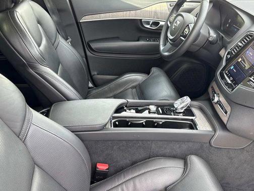 2023 Volvo XC90 B6 Ultimate 7-Seater