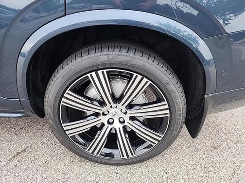2025 Volvo XC90 B6 Plus 6-Seater