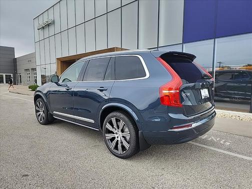 2025 Volvo XC90 B6 Plus 6-Seater