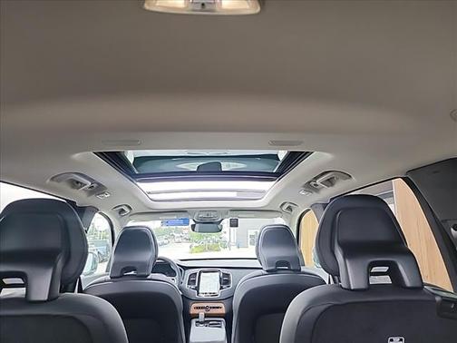 2025 Volvo XC90 B6 Plus 6-Seater
