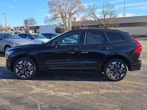 Onyx Black Metallic 2026 Volvo XC60 Plug-In Hybrid Plus, T8 AWD Electric/Gasoline, Dark